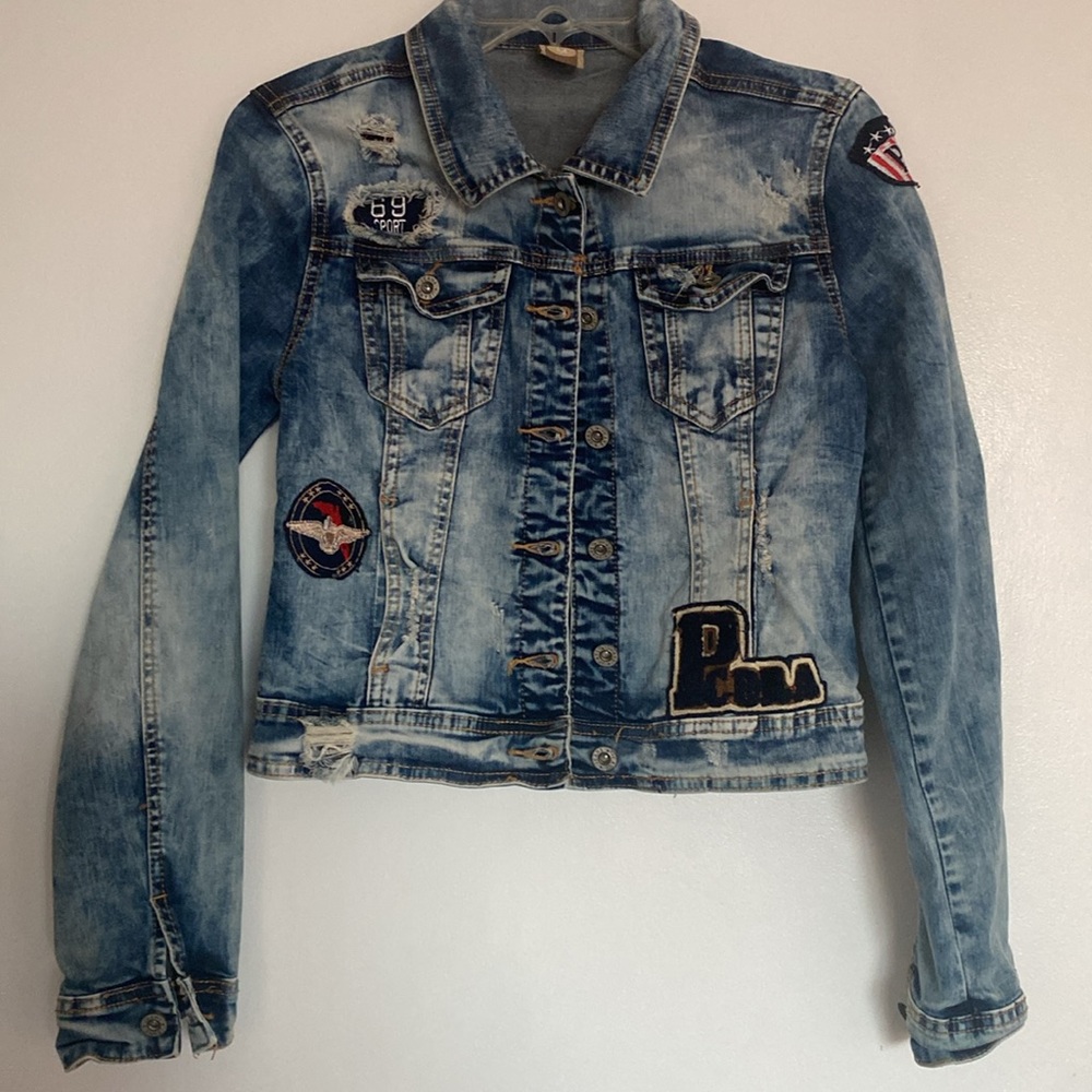 Denim Jacket. Size M( runs smaller).New no tags